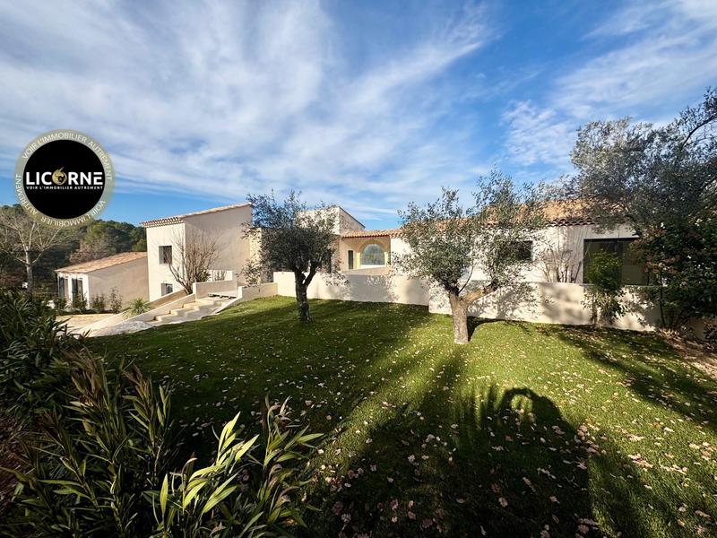 Villa - 320 m² - 15 pièces