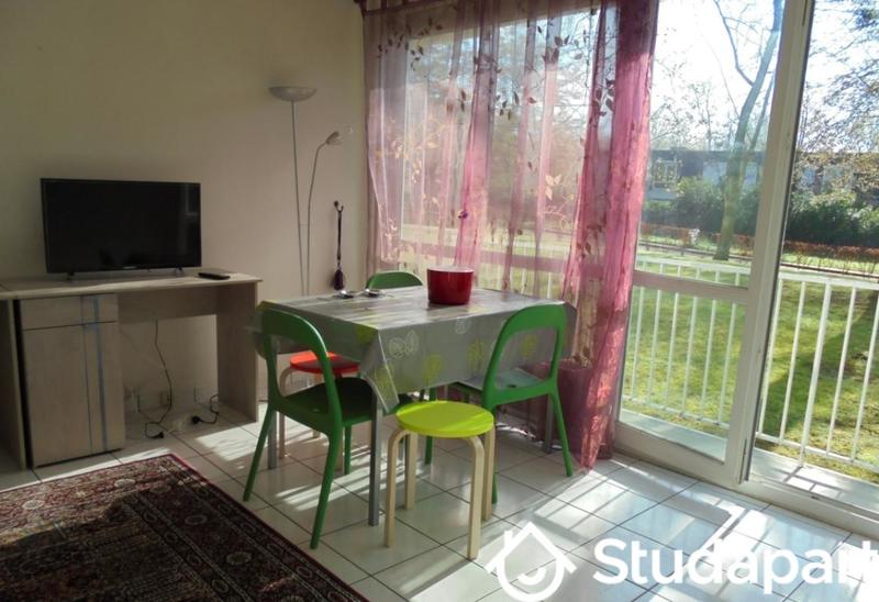 Chambre - 11 m² - 1 pièce