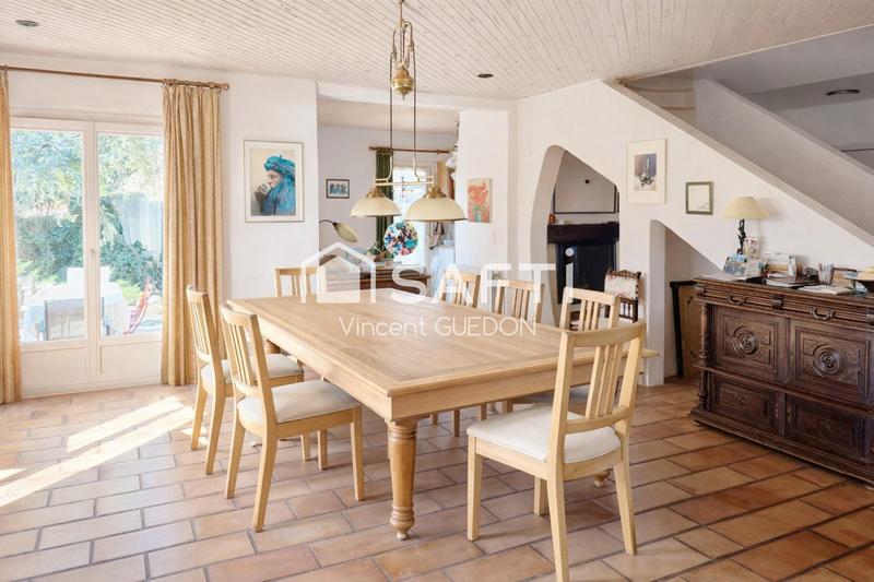 Maison - 212 m² - 5 pièces