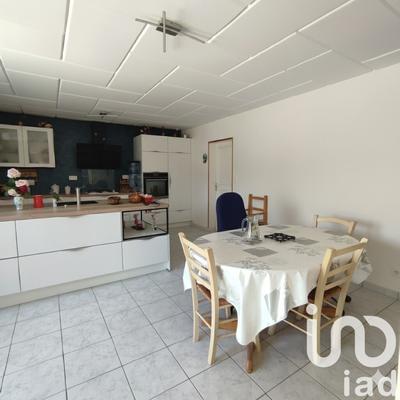 Maison - 181 m² - 8 pièces