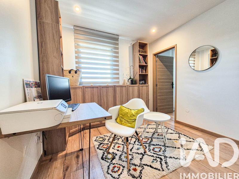 Maison - 180 m² - 7 pièces