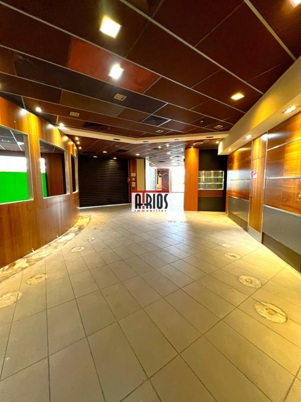 Local d'activité / Entrepôt - 650 m²