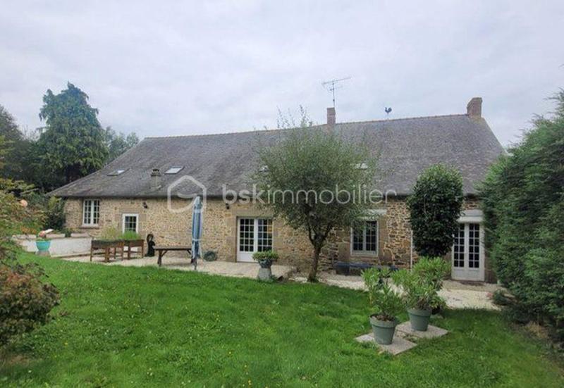Maison de village - 330 m² - 10 pièces