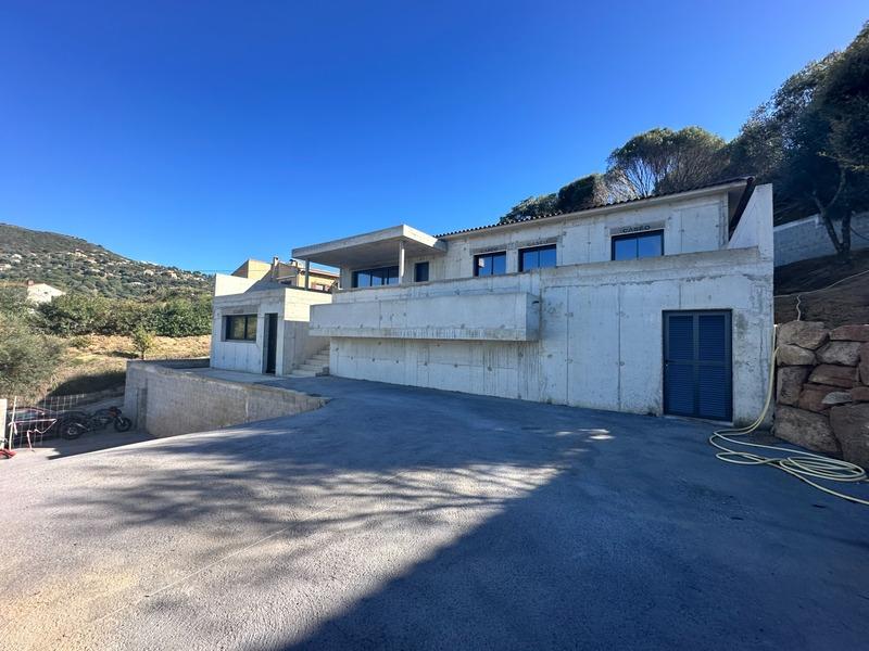 Villa - 182 m² - 5 pièces
