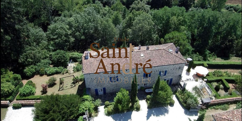 Maison - 365 m² - 7 pièces