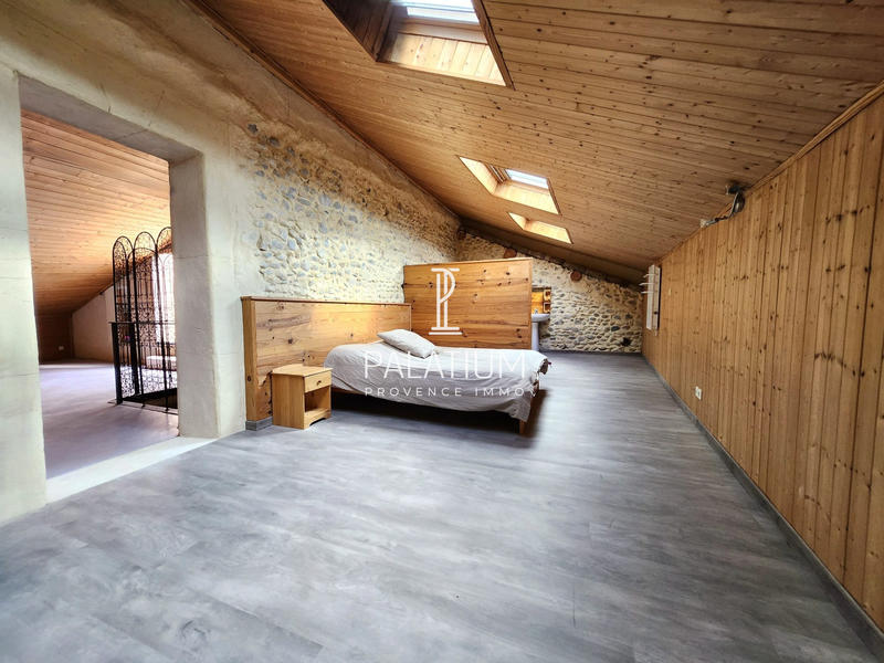 Duplex - 170 m² - 5 pièces