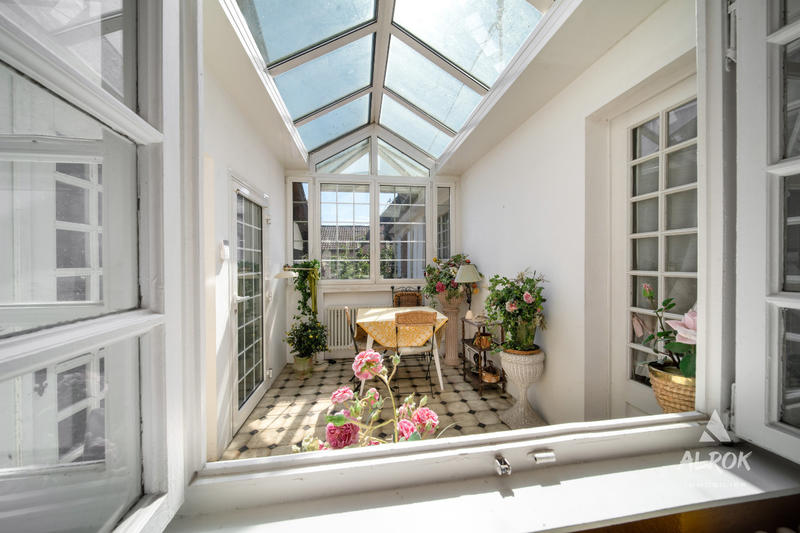 Maison - 583 m² - 16 pièces