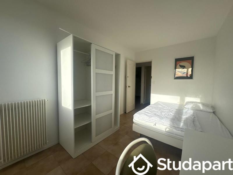 Chambre - 10 m² - 1 pièce