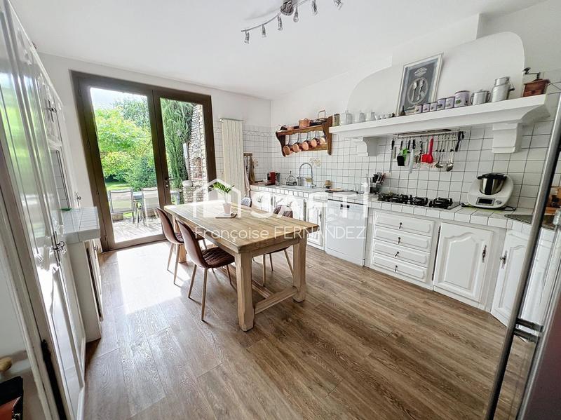 Villa - 235 m² - 5 pièces