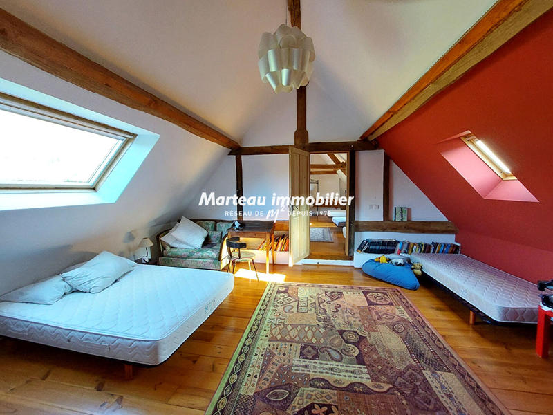 Maison - 250 m² - 8 pièces