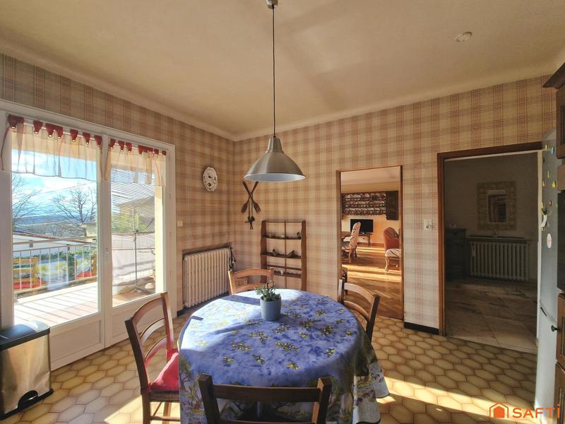 Maison - 223 m² - 7 pièces