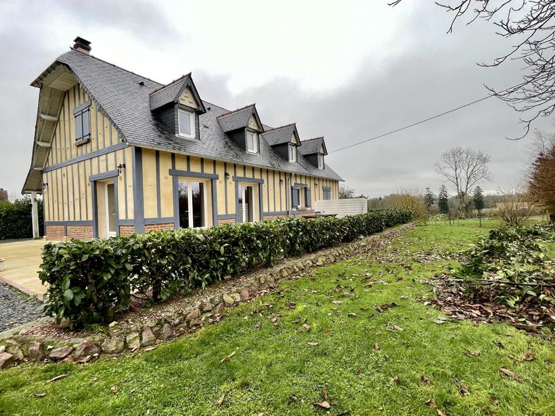 Maison traditionnelle - 165 m² - 8 pièces