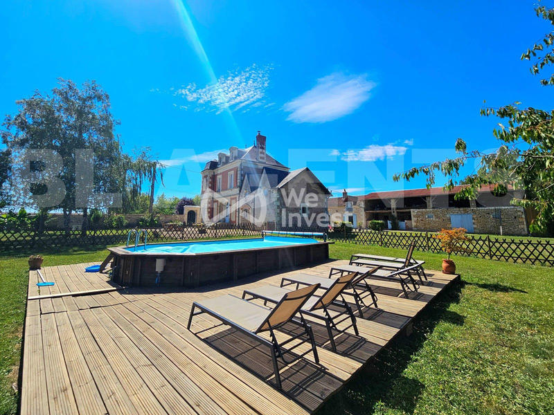 Maison - 245 m² - 7 pièces