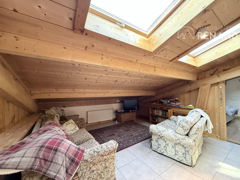 Loft - 140 m² - 5 pièces