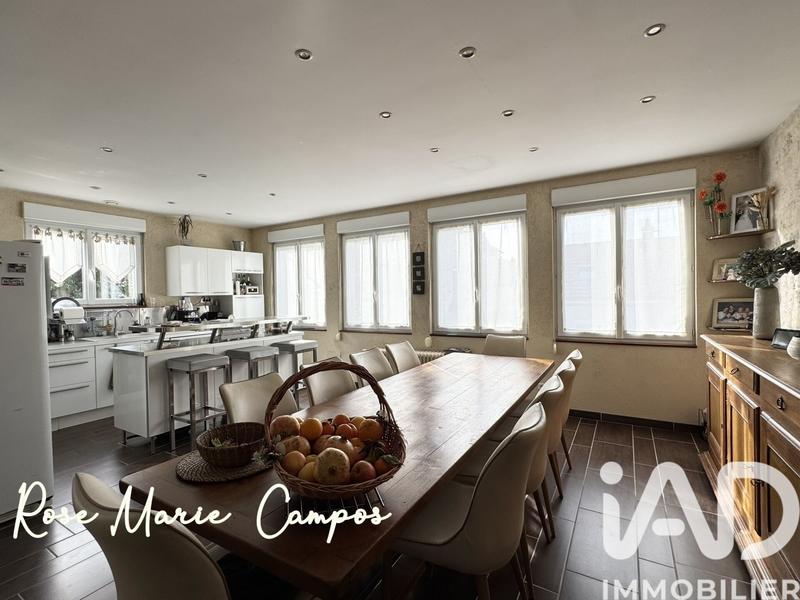 Maison - 242 m² - 11 pièces