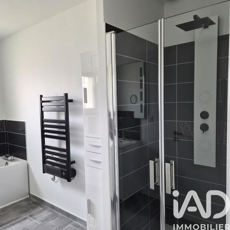 Maison - 93 m² - 5 pièces