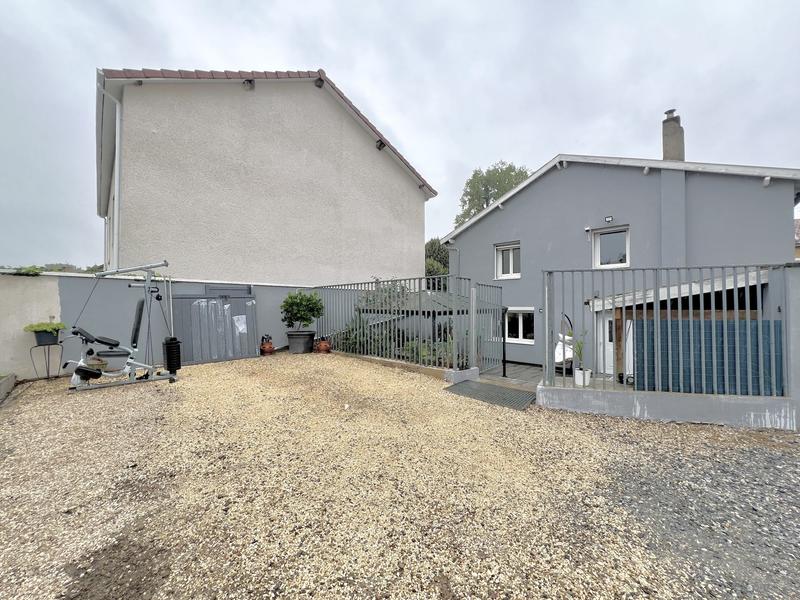 Maison - 142 m² - 5 pièces