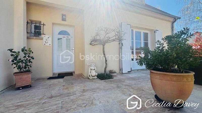 Villa - 225 m² - 8 pièces
