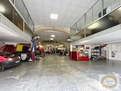 Local d'activités - 275 m²