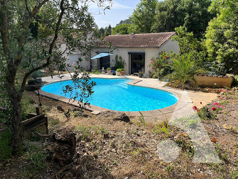 Maison - 101 m² - 5 pièces