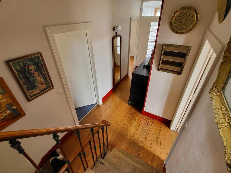 Maison - 198 m² - 9 pièces