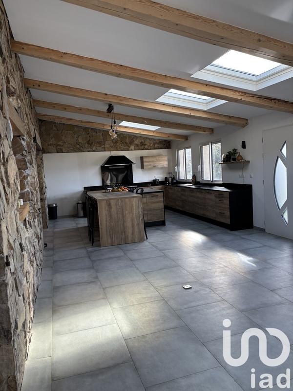 Maison - 270 m² - 9 pièces