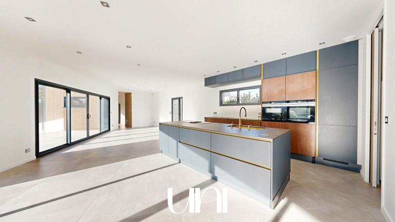 Maison - 190 m² - 5 pièces