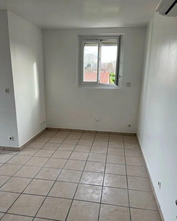 Studio - 25 m² - 1 pièce