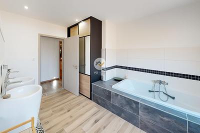 Maison contemporaine - 186 m² - 7 pièces