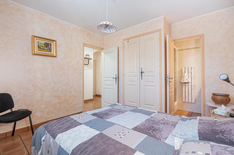 Maison - 248 m² - 8 pièces