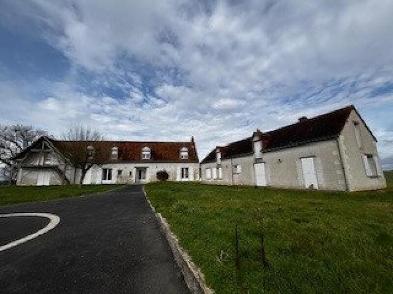 Maison - 317 m² - 10 pièces