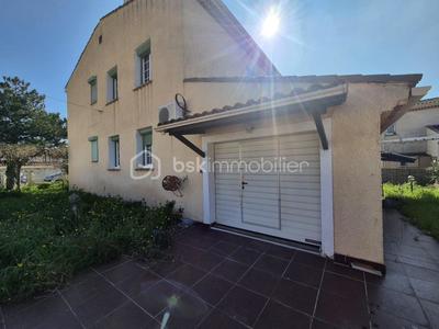 Maison traditionnelle - 162 m² - 6 pièces