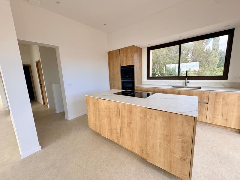 Maison - 185 m² - 5 pièces