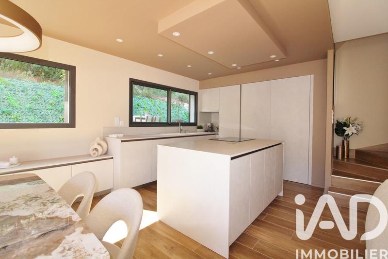 Maison - 140 m² - 5 pièces