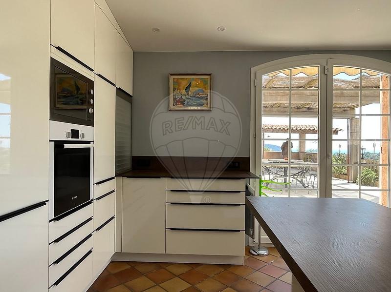 Propriété - 286 m² - 11 pièces