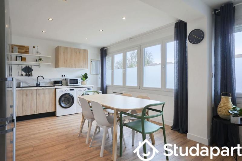 Chambre - 11 m² - 1 pièce