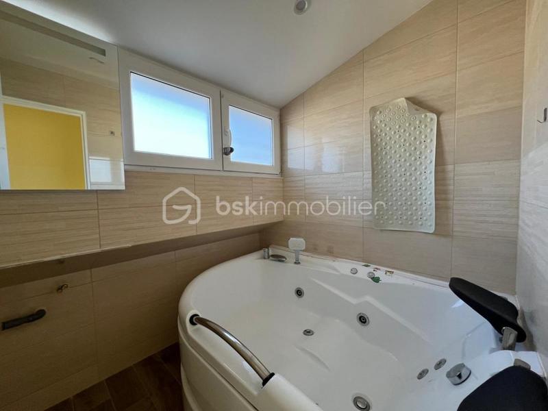 Maison - 95 m² - 5 pièces