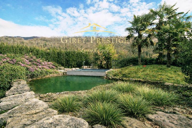 Propriété - 260 m² - 16 pièces