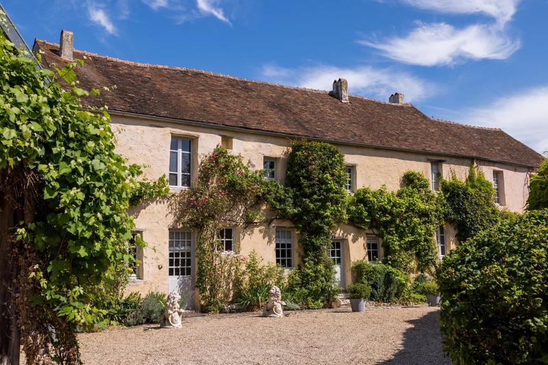 Maison - 453 m² - 7 pièces