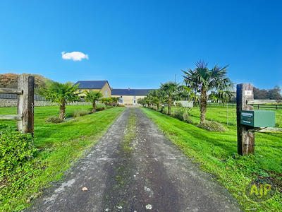 Maison - 215 m² - 8 pièces