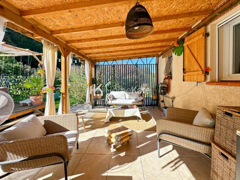 Maison - 105 m² - 4 pièces