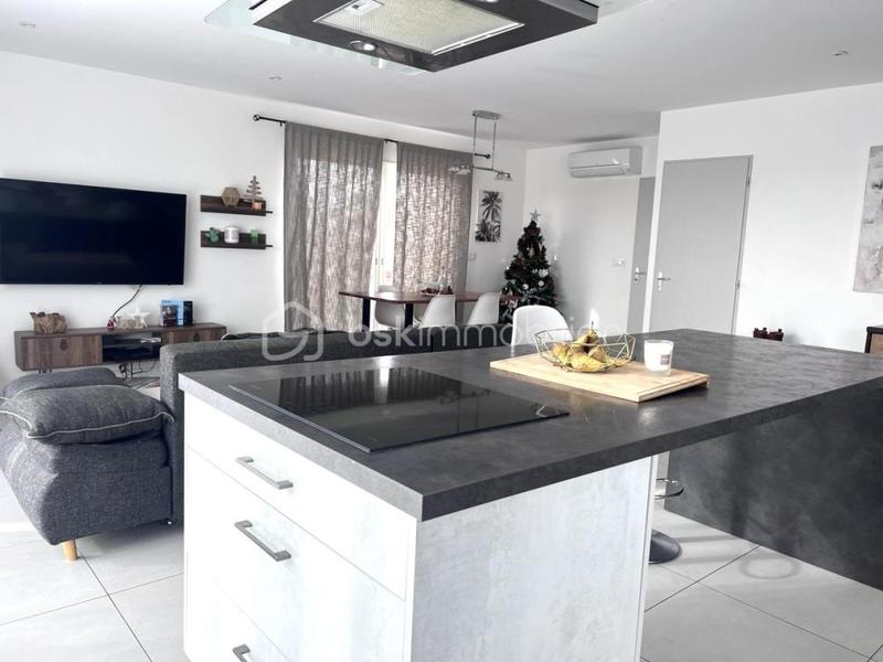 Maison - 92 m² - 5 pièces