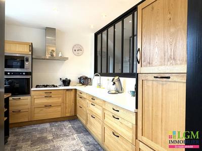 Maison - 220 m² - 5 pièces