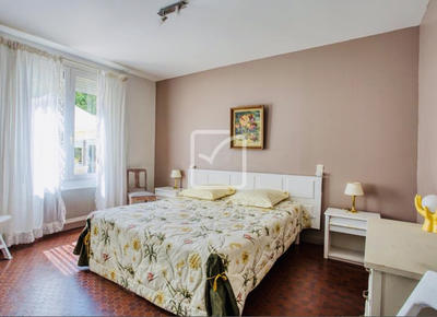 Maison - 208 m² - 6 pièces