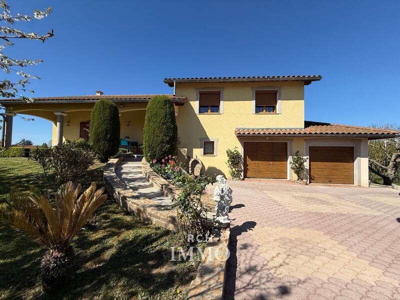 Maison traditionnelle - 121 m² - 5 pièces