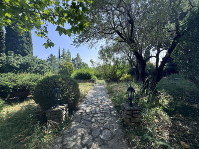 Maison - 311 m² - 9 pièces