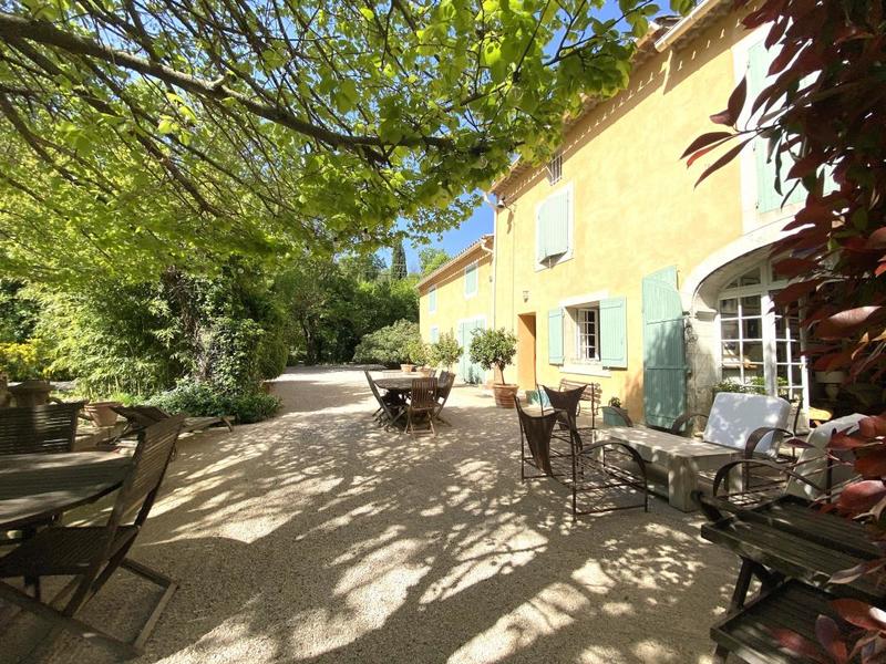 Mas - 528 m² - 16 pièces