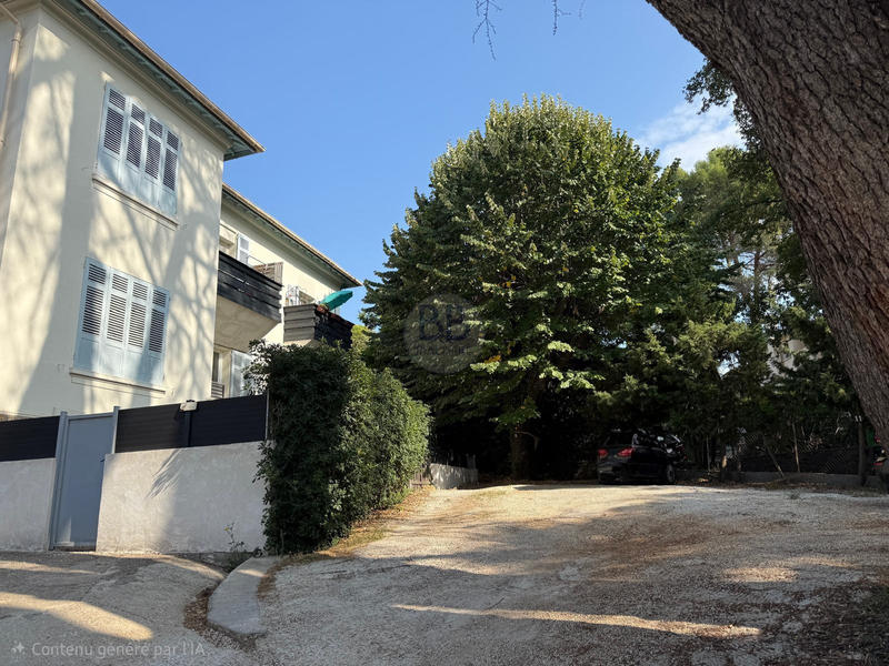 Immeuble - 740 m² - 40 pièces