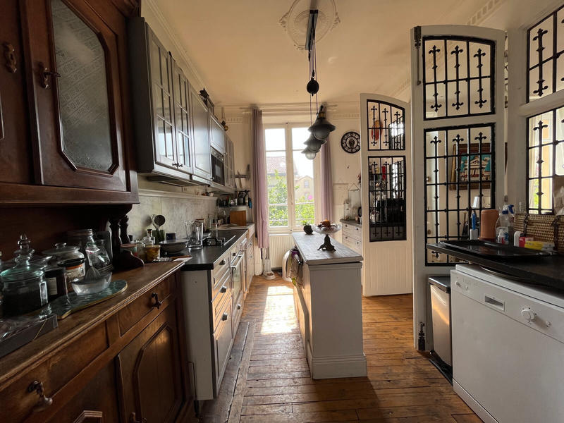 Maison - 185 m² - 10 pièces