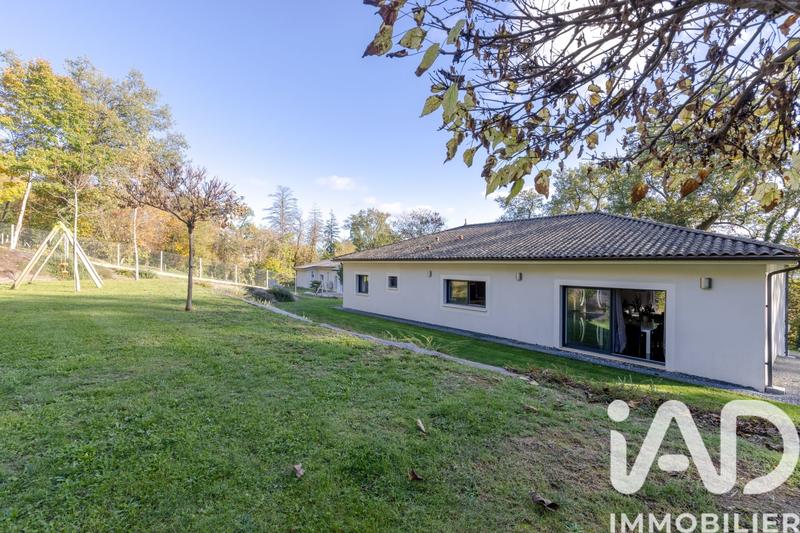 Maison - 201 m² - 6 pièces